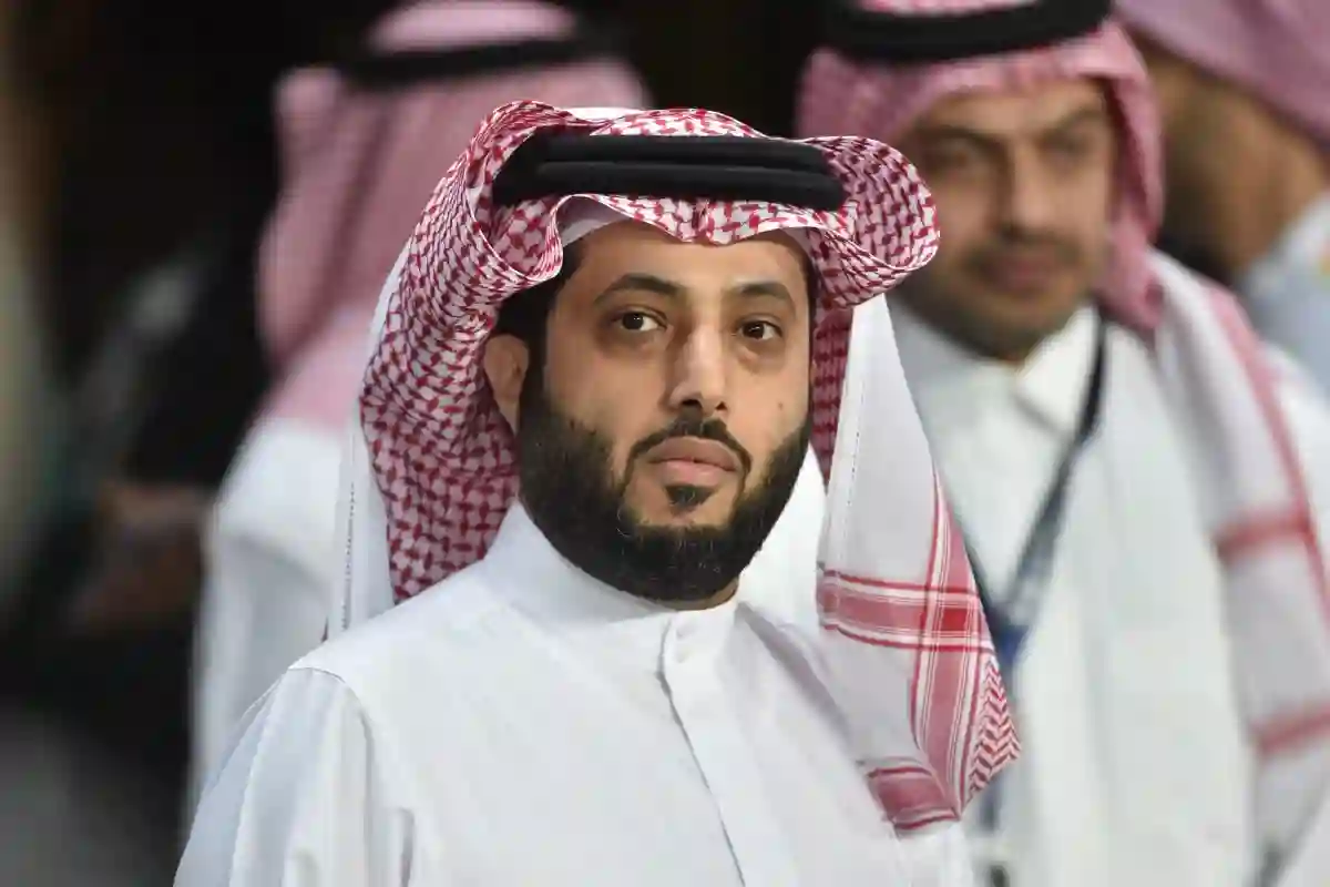 تركي آل الشيخ يُعلن عن نزال تاريخي بين كانيلو وكروفورد في موسم الرياض