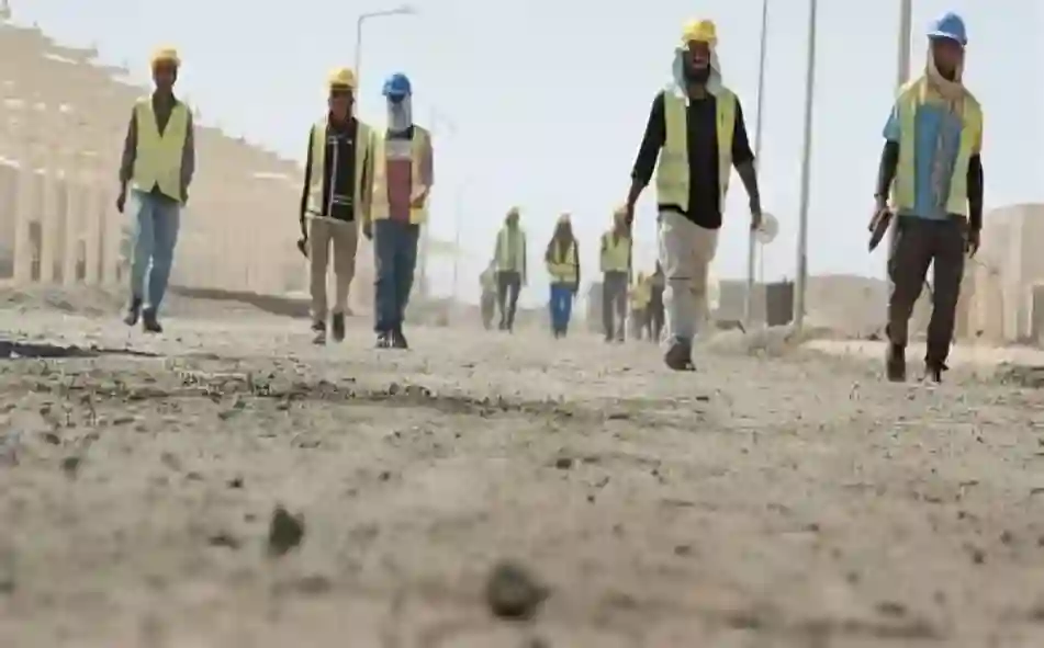 السعودية تبدأ حظر العمل نهارًا