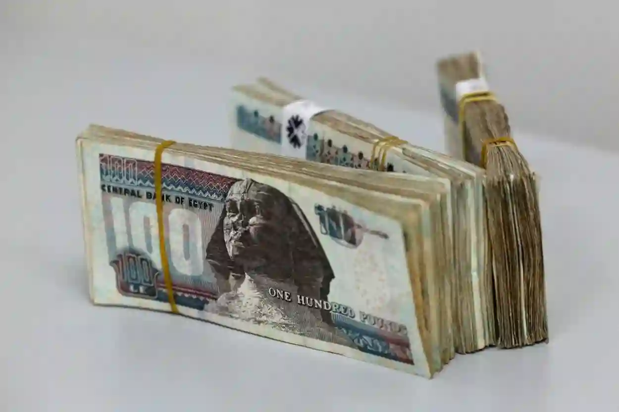الجنيه المصري يرتفع امام الدولار