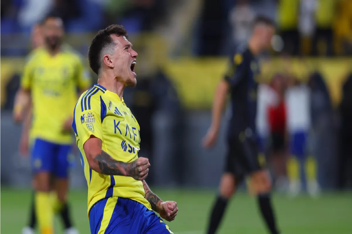 عرض أوروبي يعصف باستقرار النصر ويضع مستقبل أوتافيو على المحك.