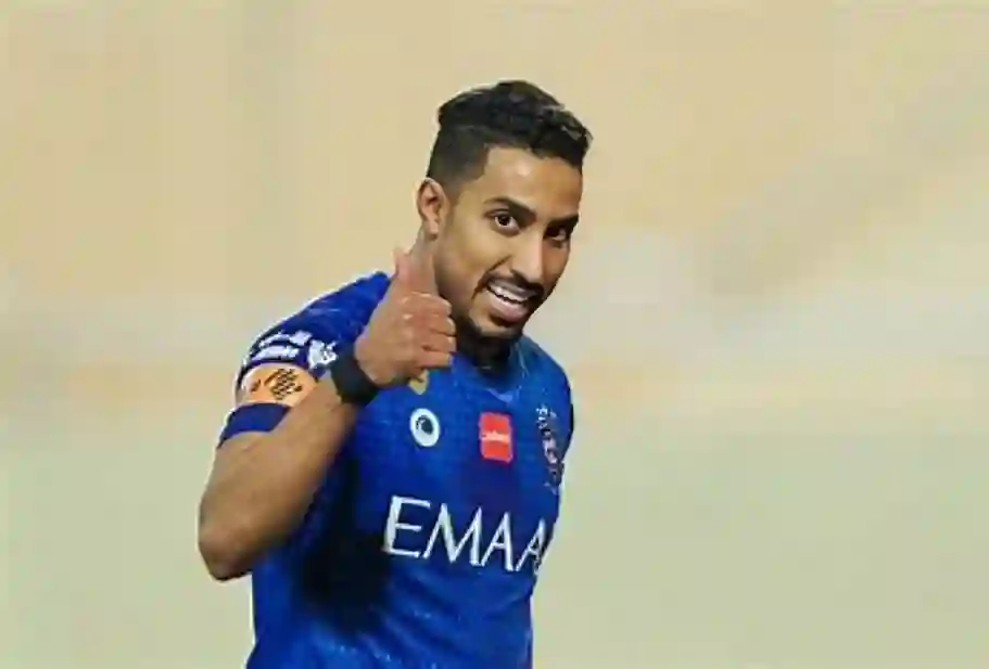 الدوسري يمدد عقده مع الهلال
