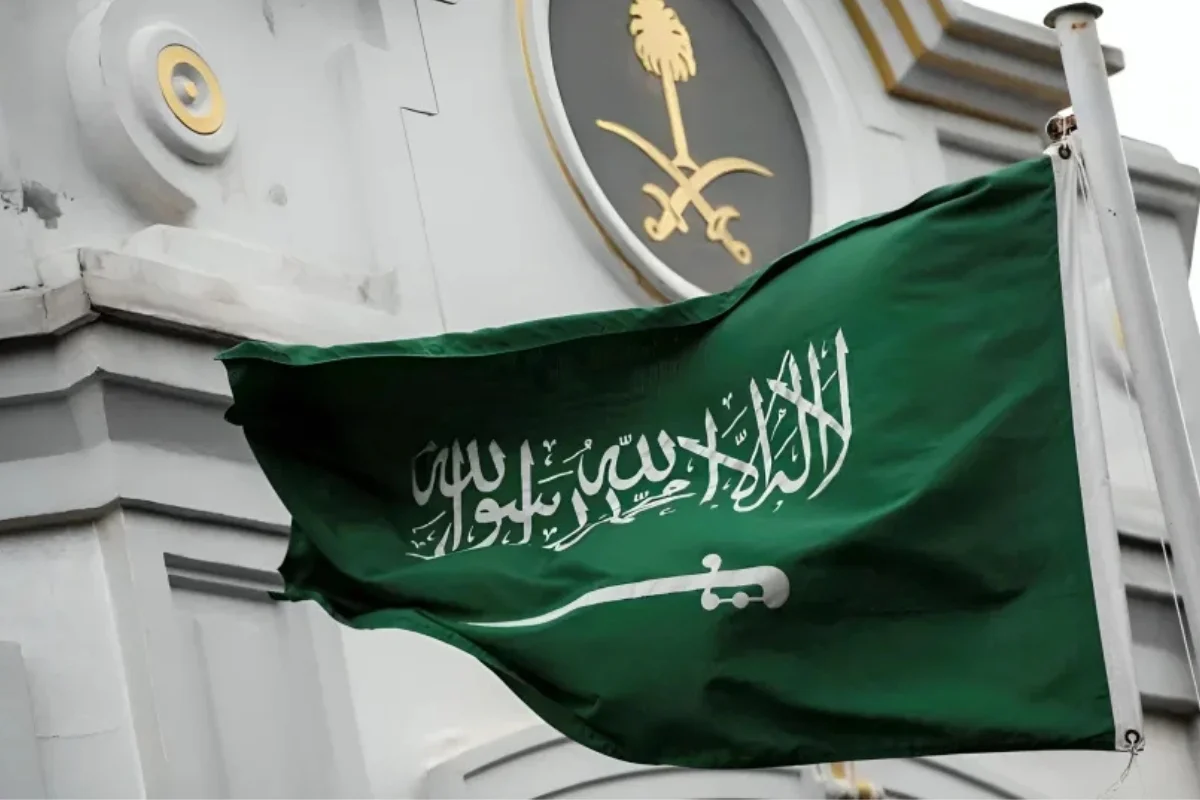  مخالفو الإقامة