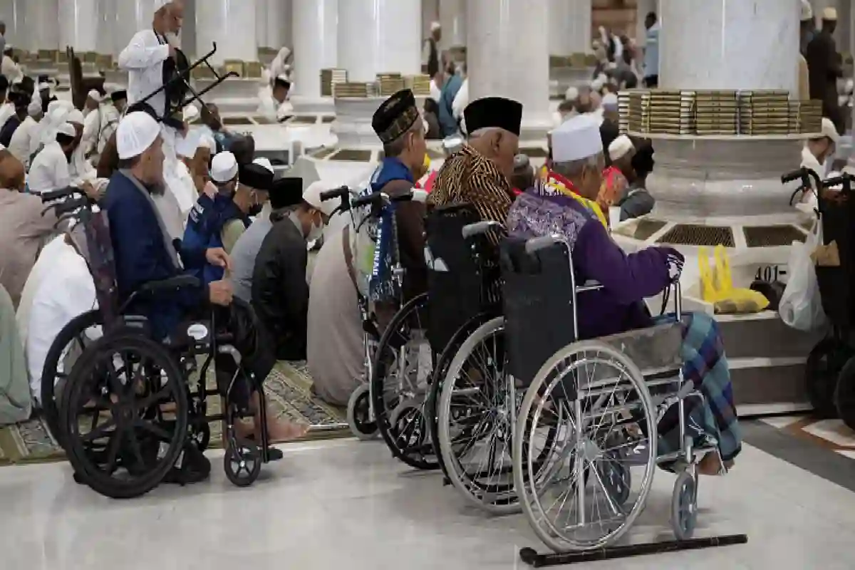 شؤون الحرمين تقدم خدمات متكاملة لذوي الإعاقة بالمسجد النبوي.