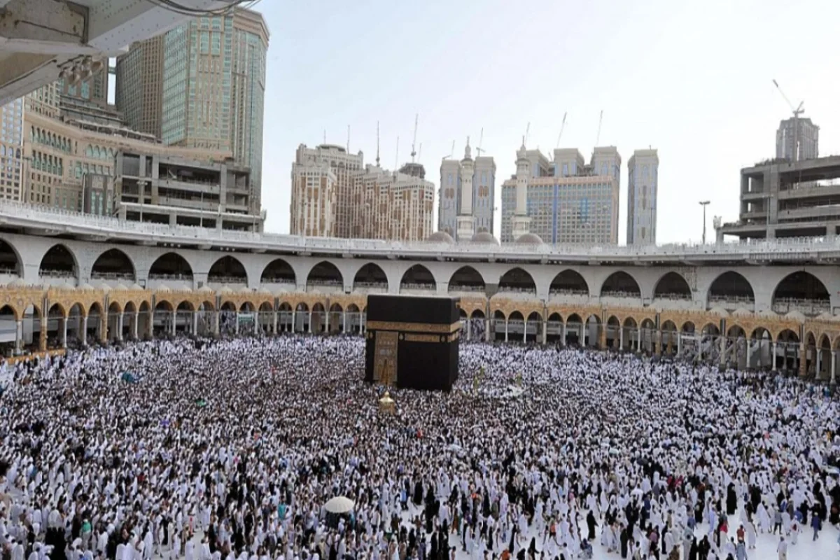 الكعبة المشرفة أثناء الحج  