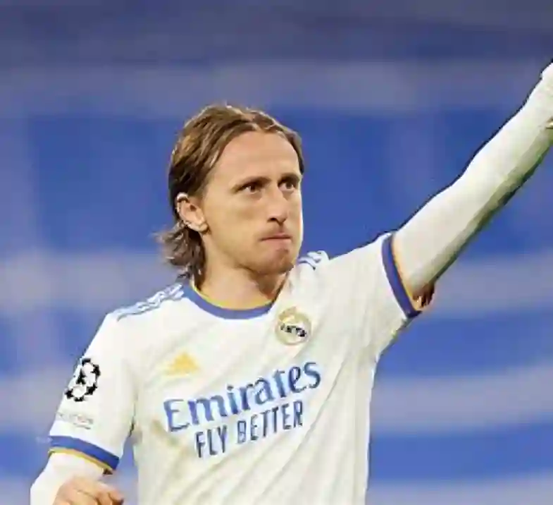 مودريتش يغادر ريال مدريد رسمياً